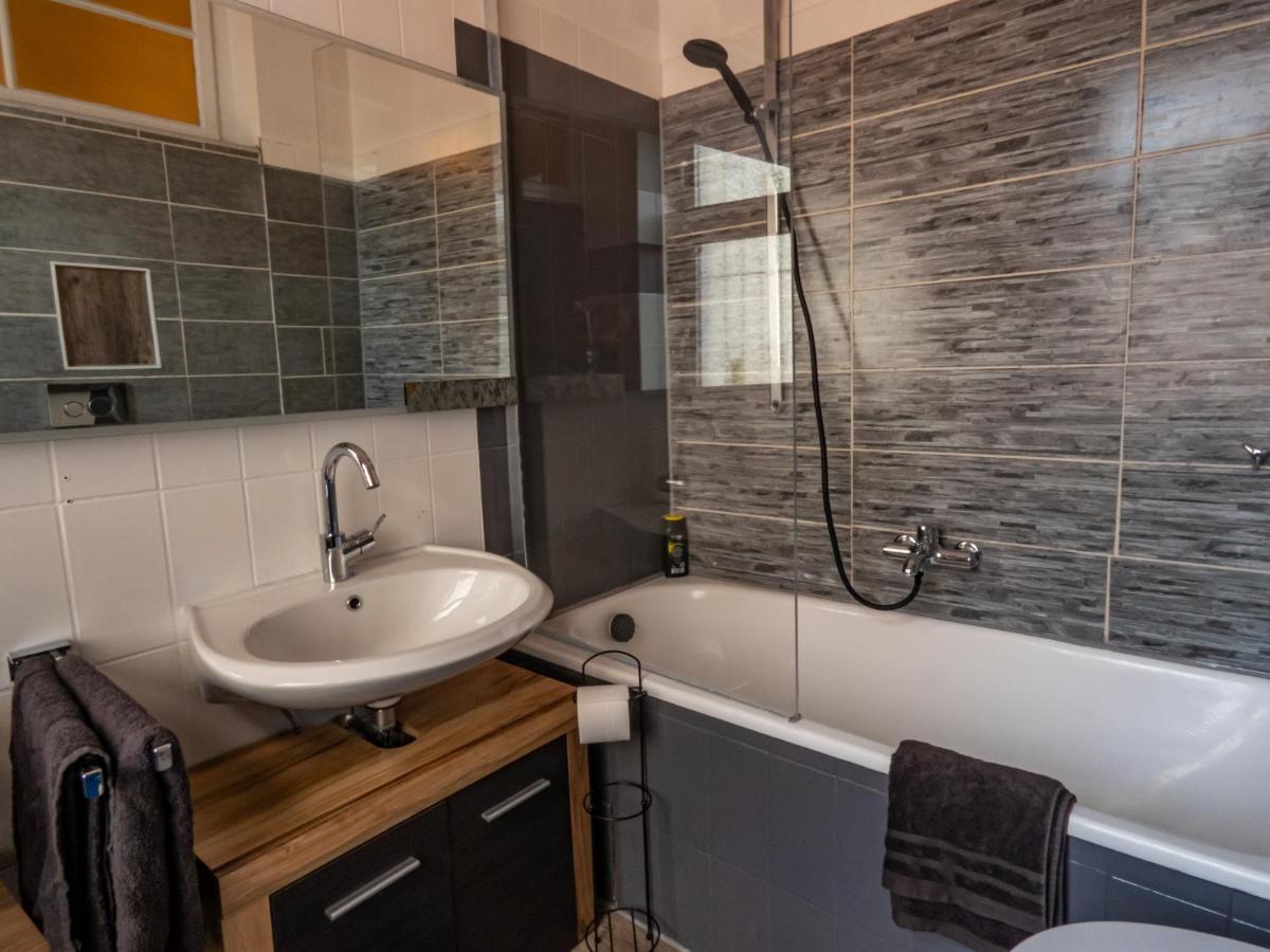 #213 Lux-Room - Zentrum Neuss - Naehe Duesseldorf Messe Mit Netflix & Prime Buitenkant foto